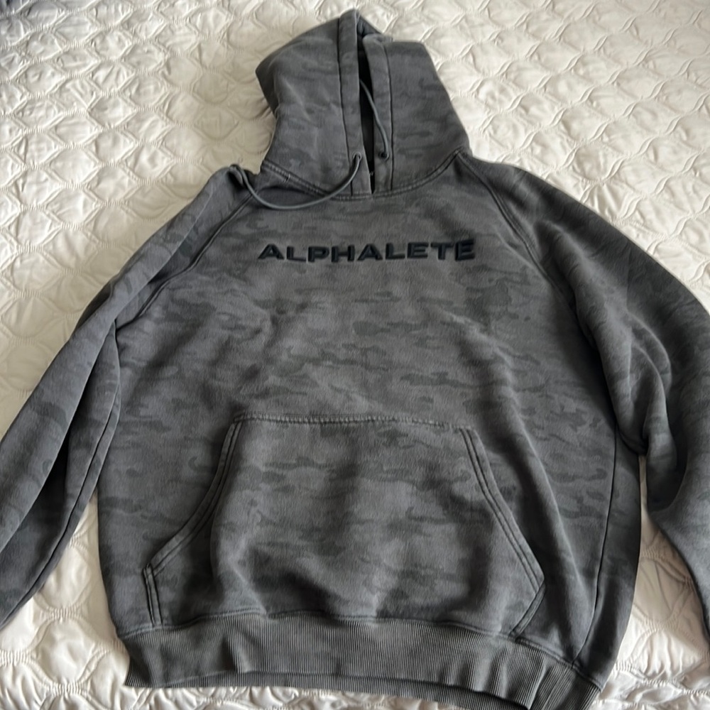 Alphalete Pump Cover Up